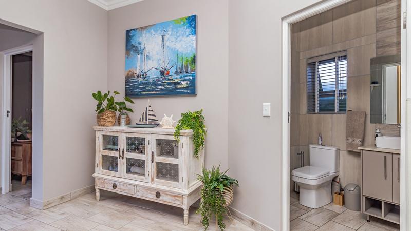 6 Bedroom Property for Sale in Outeniqua Strand Western Cape